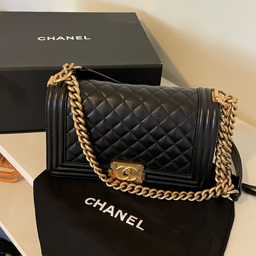 CHANEL Caviar Medium Boy Bag (2019)